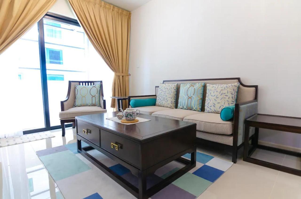 A Cozy & Comfy Suasana Suites In 新山 外观 照片