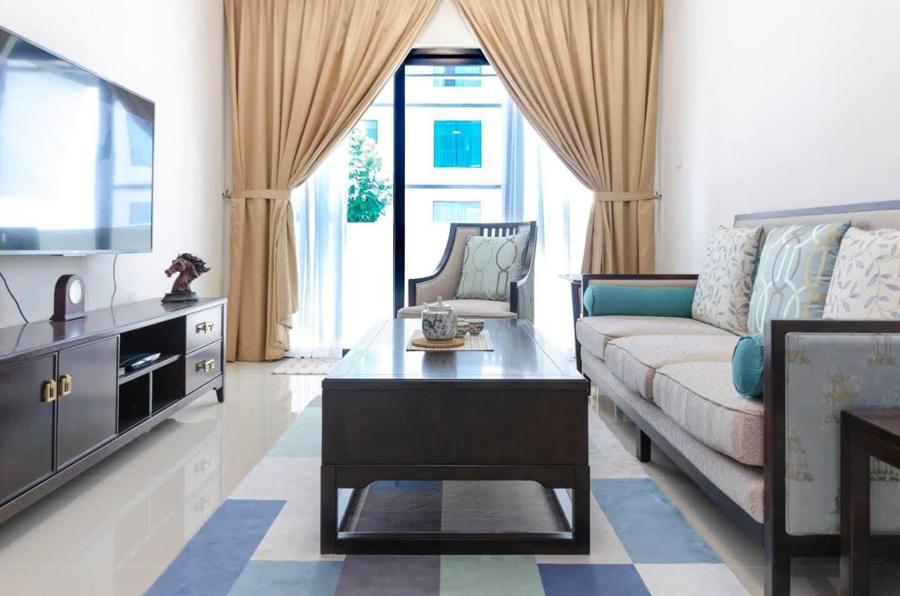 A Cozy & Comfy Suasana Suites In 新山 外观 照片